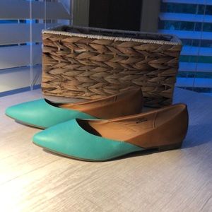 Pointed toe flats